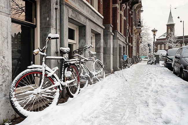 Stadsbeeld van een besneeuwd Amsterdam; Cityscape of snow-covered Amsterdam stock-image by Agami/Marc Guyt,