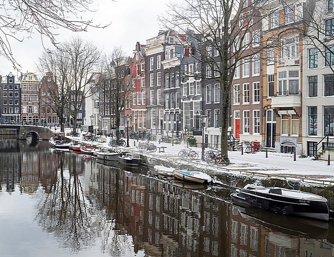 Brouwersgracht (Amsterdam ) in wintertime with snow covered boats and houses stock-image by Agami/Roy de Haas,