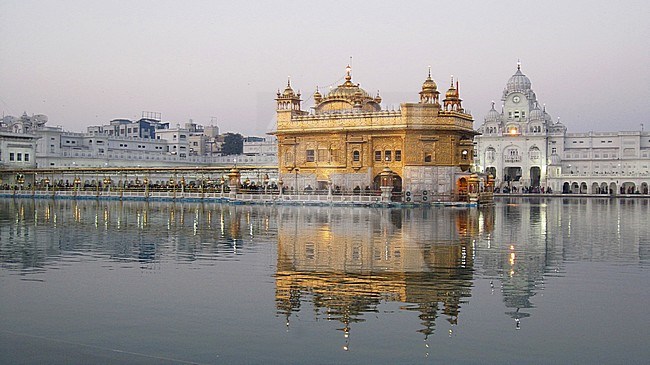 Golden Palace (or Darbar Sahib or  Sri Harmandir Sahib) in the city Amritsar, Punjab, India. The holiest Gurdwara and the most important pilgrimage site of Sikhism. stock-image by Agami/James Eaton,